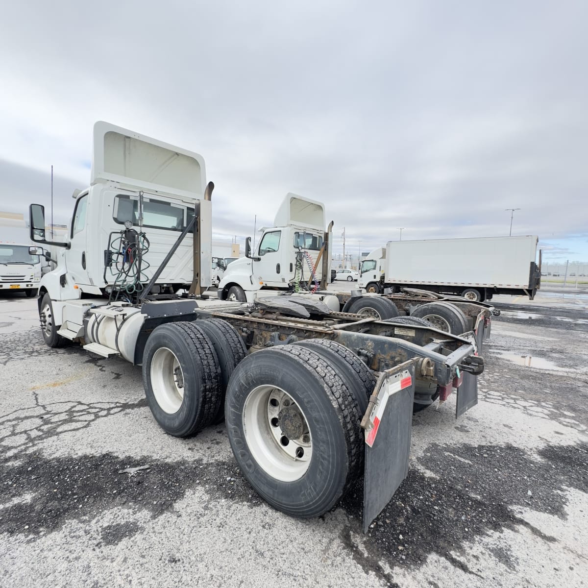 2018 Navistar International LT625 DAYCAB T/A 683391