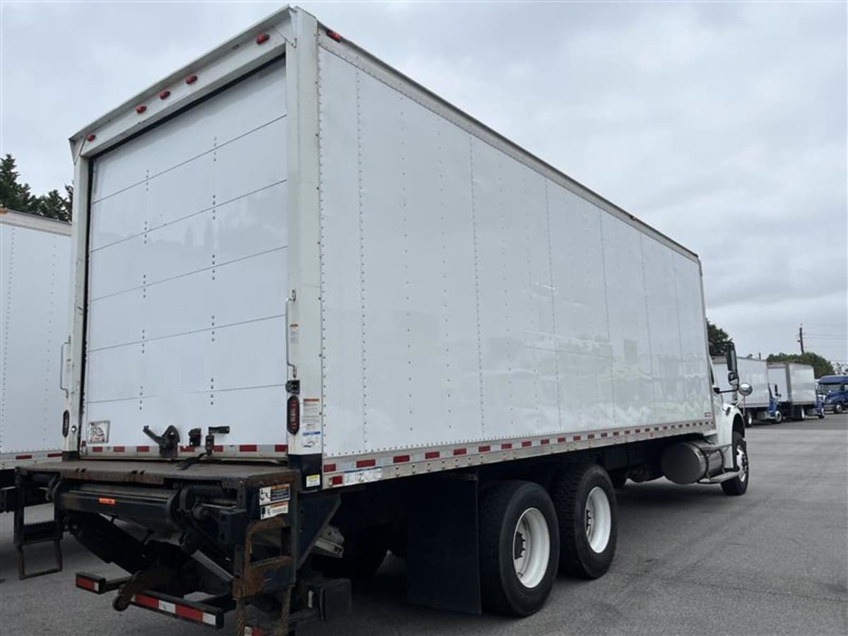 2018 Freightliner M2 106 683417
