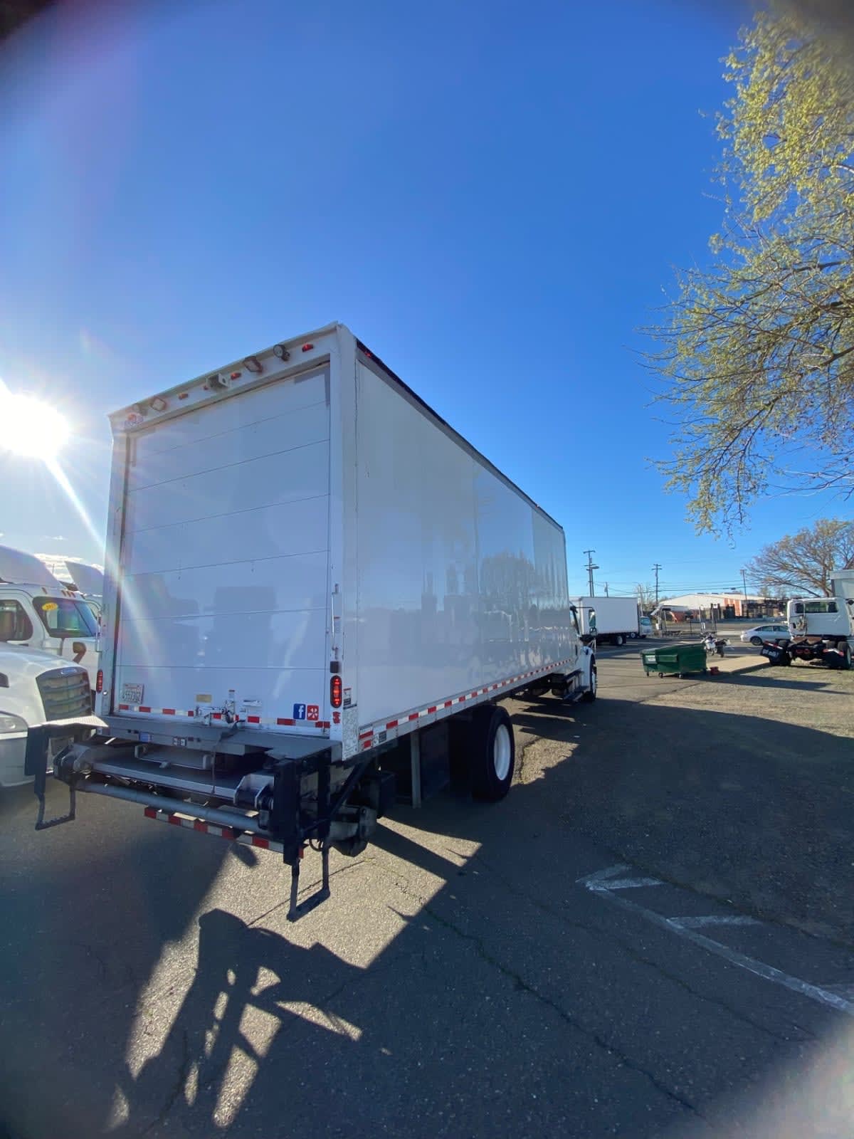 2018 Freightliner/Mercedes M2 106 683428