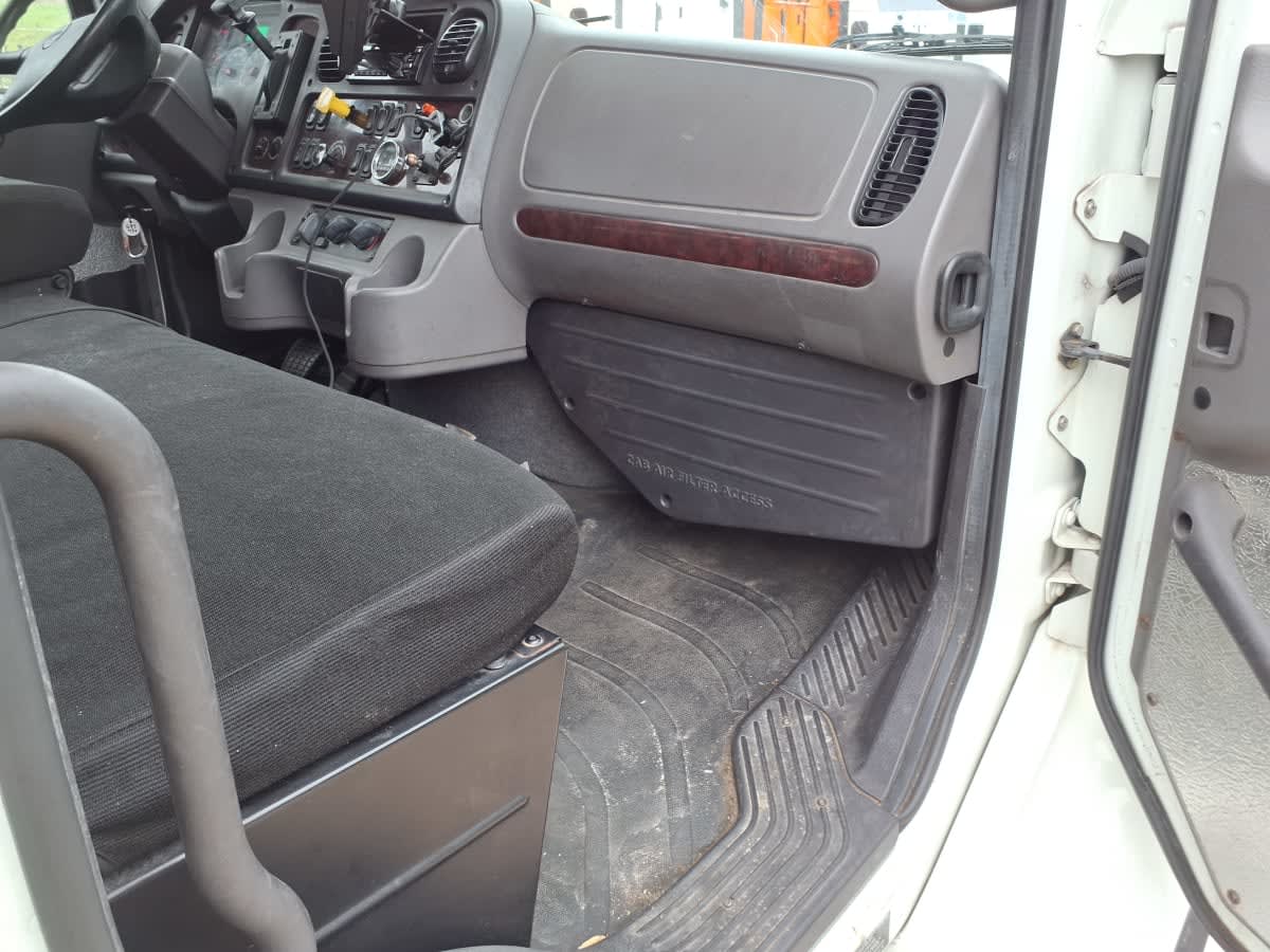 2018 Freightliner/Mercedes M2 106 683430