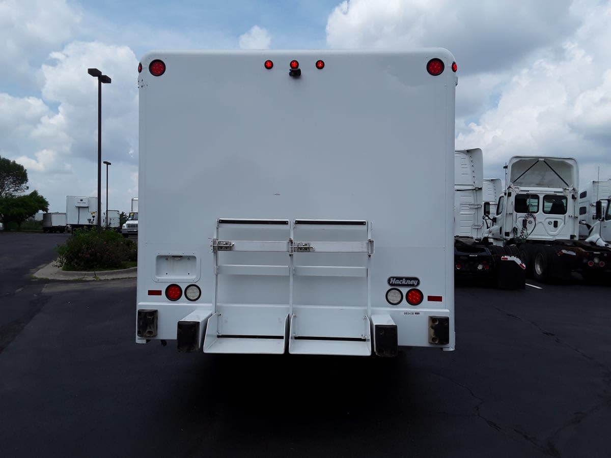 2018 Freightliner M2 106 683438
