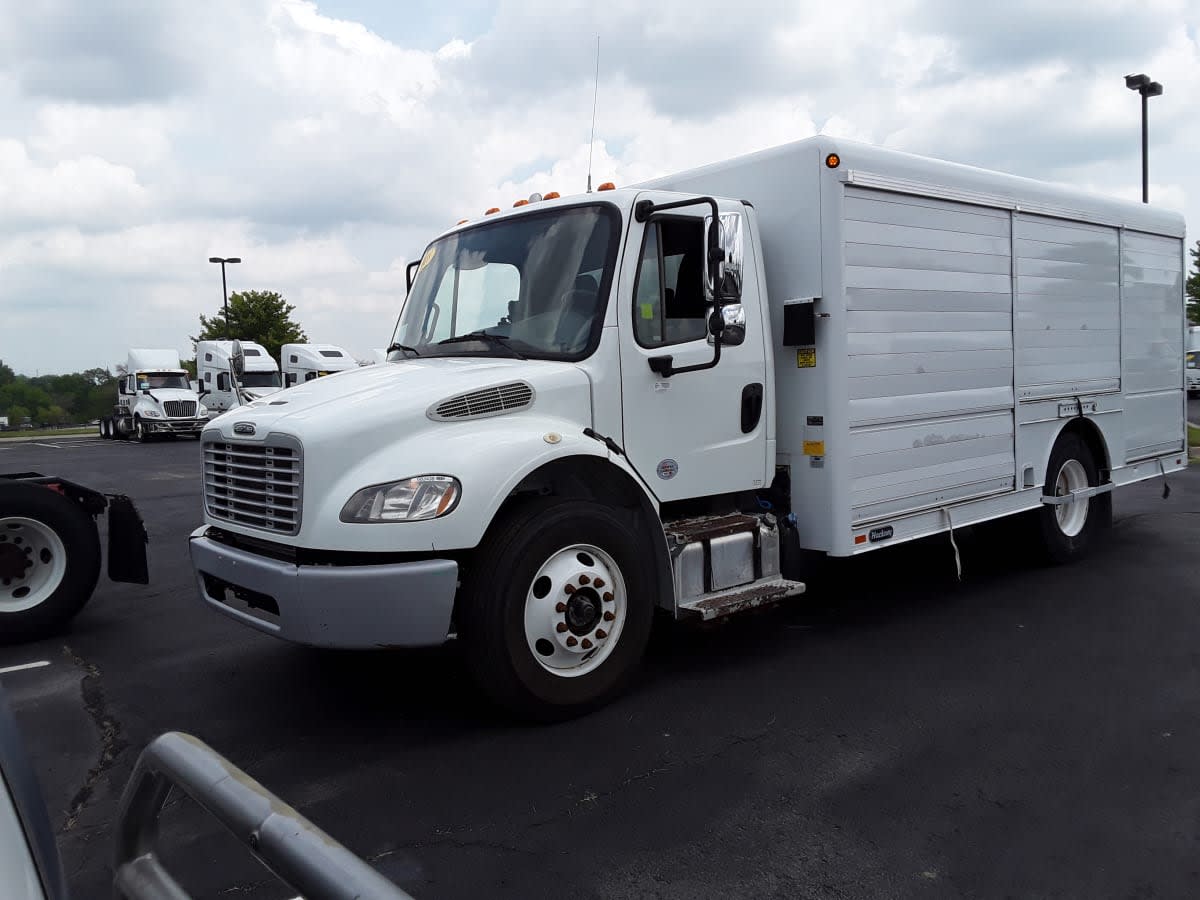 2018 Freightliner M2 106 683438