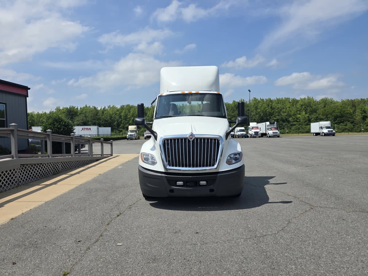 2018 Navistar International LT625 DAYCAB T/A 683597