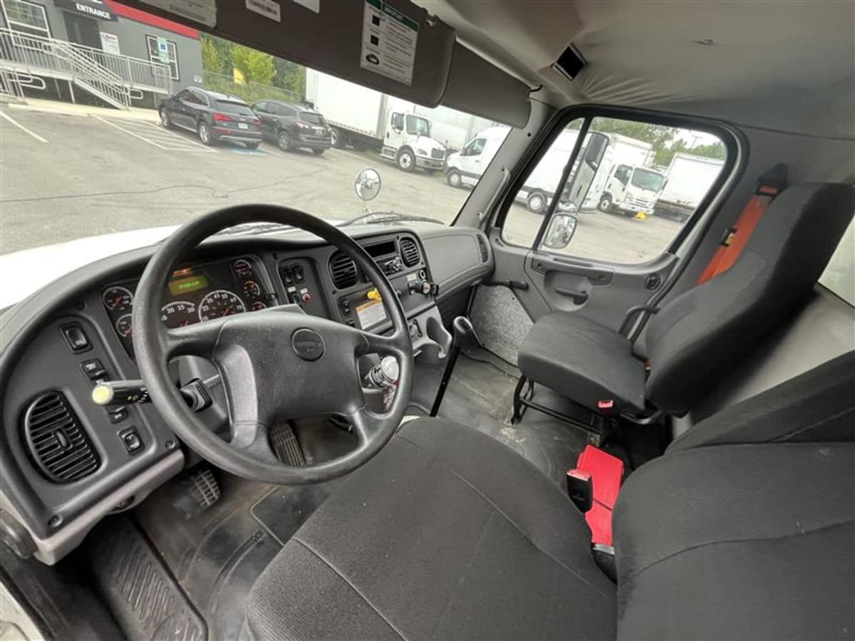 2018 Freightliner M2 106 683697