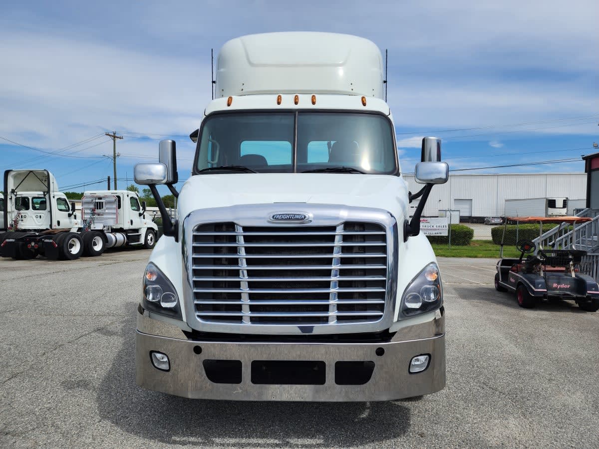 2018 Freightliner - image 2