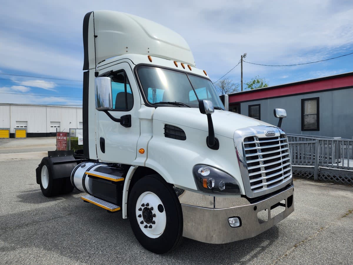 2018 Freightliner - image 3