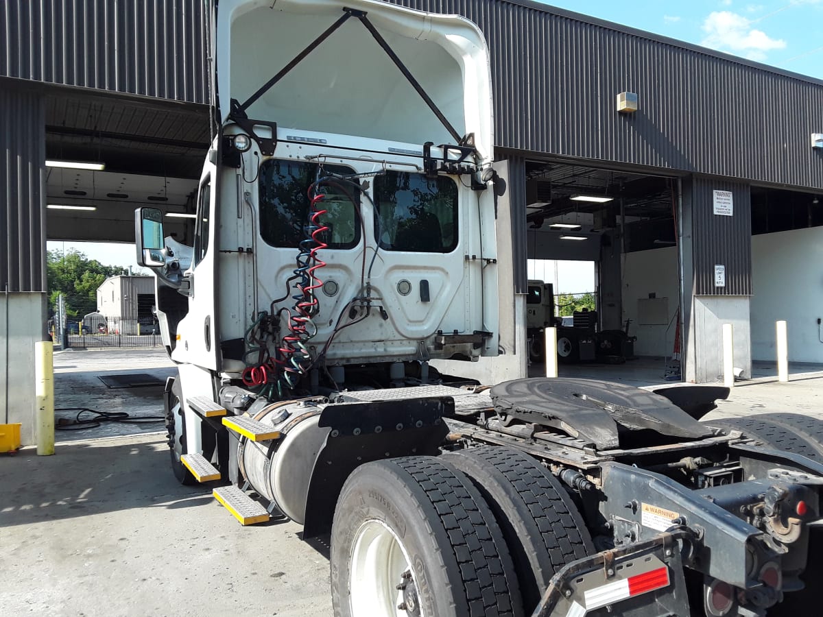 2018 Freightliner/Mercedes CASCADIA 113 683707