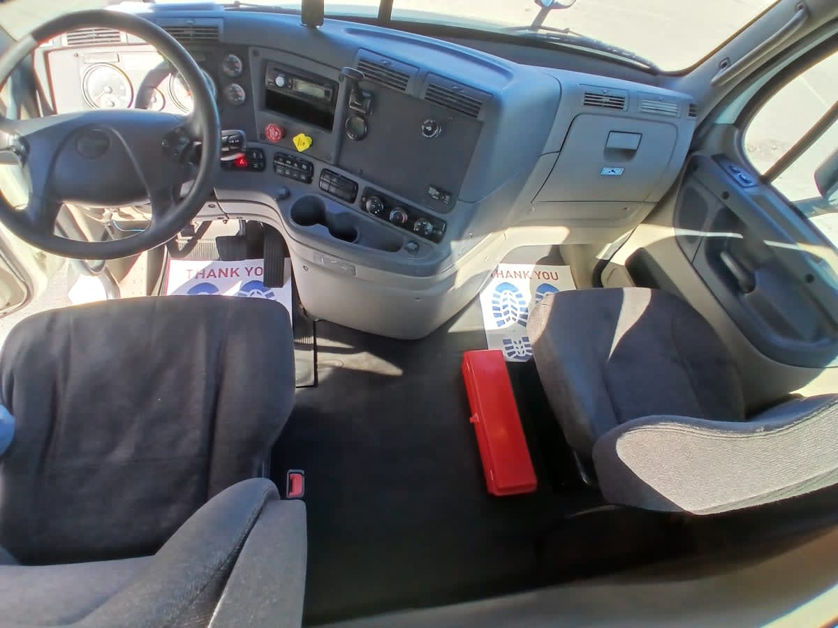 2018 Freightliner - image 7