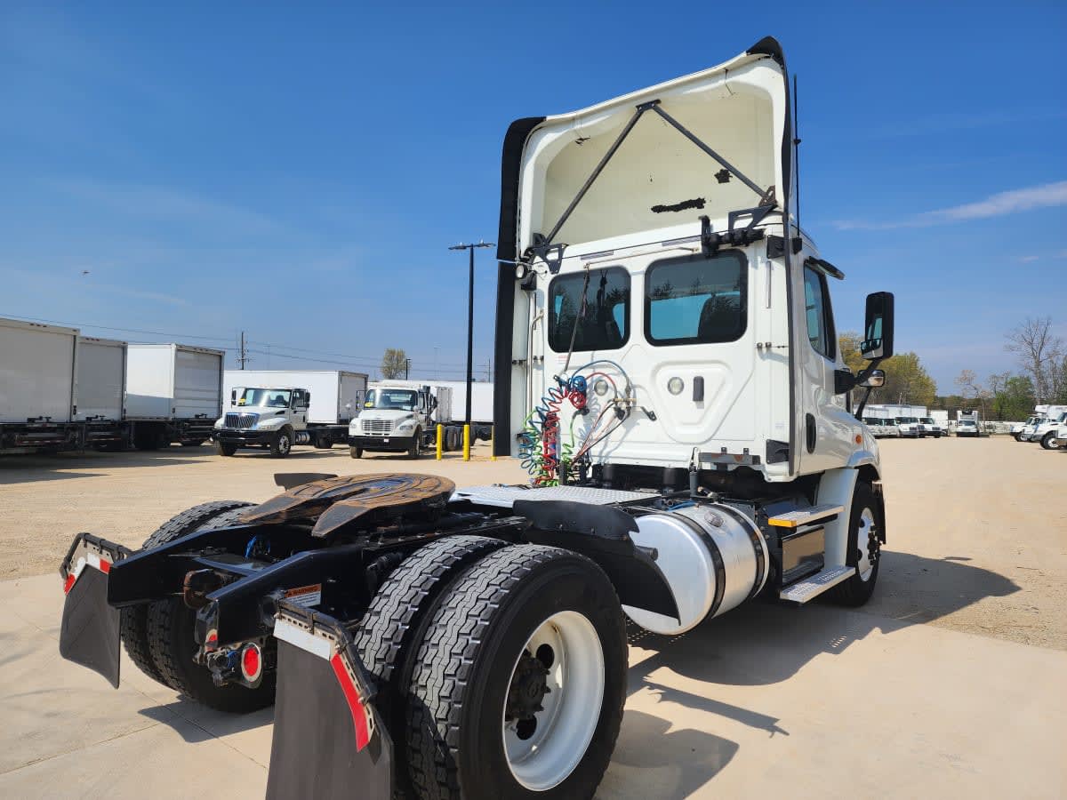 2018 Freightliner - image 4