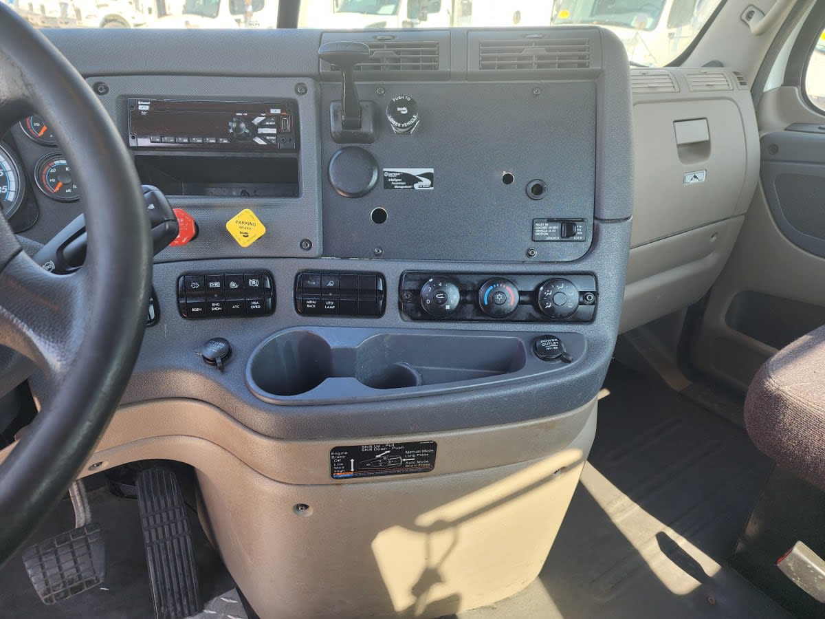 2018 Freightliner - image 8