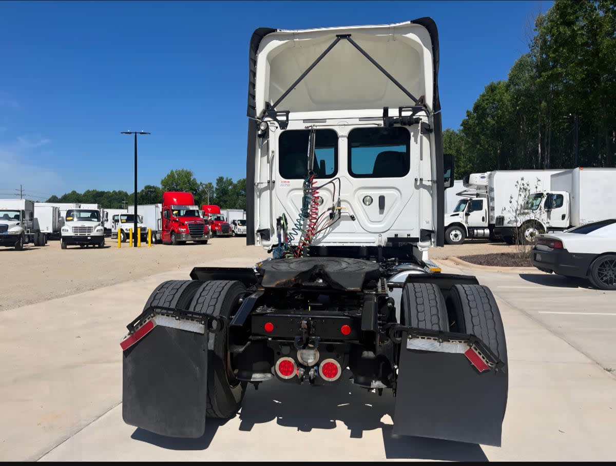 2018 Freightliner Cascadia in Greensboro, NC — photo 5