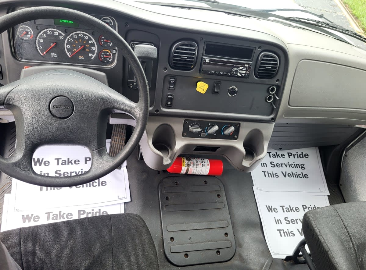 2018 Freightliner/Mercedes M2 106 683728