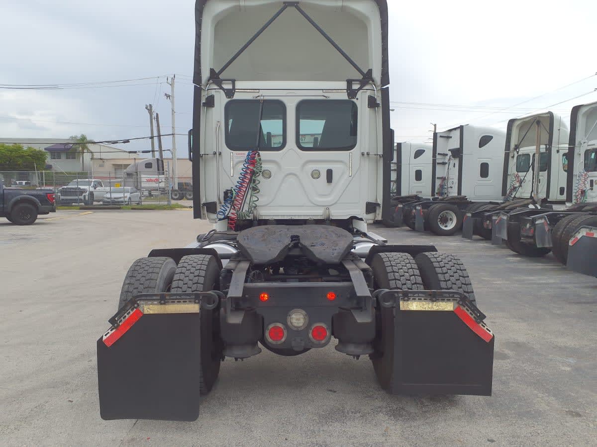 2018 Freightliner - image 5