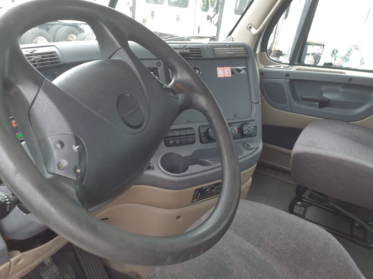 2018 Freightliner - image 7