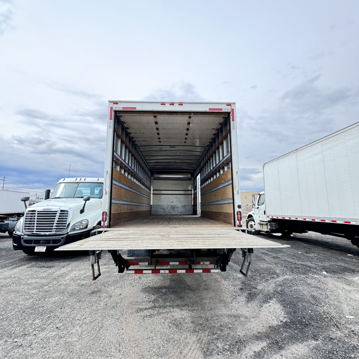 2018 Freightliner/Mercedes M2 106 683843