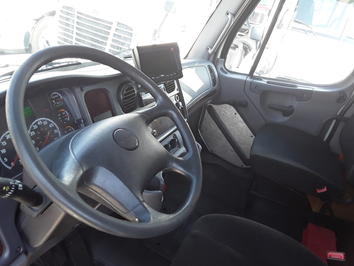 2018 Freightliner/Mercedes M2 106 683853