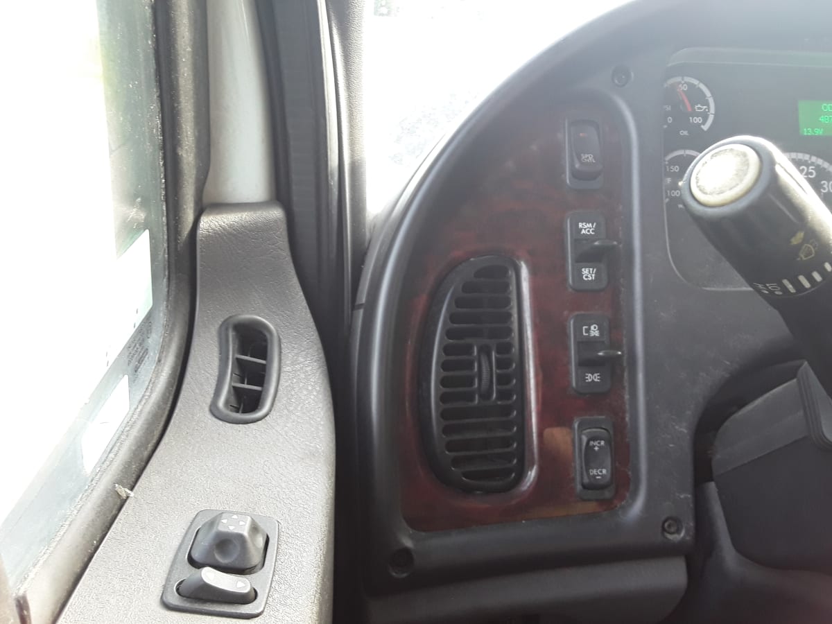 2018 Freightliner/Mercedes M2 106 683885