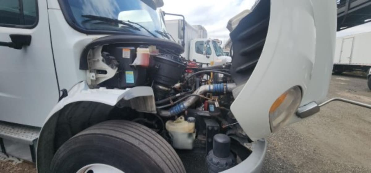 2018 Freightliner/Mercedes M2 106 683896