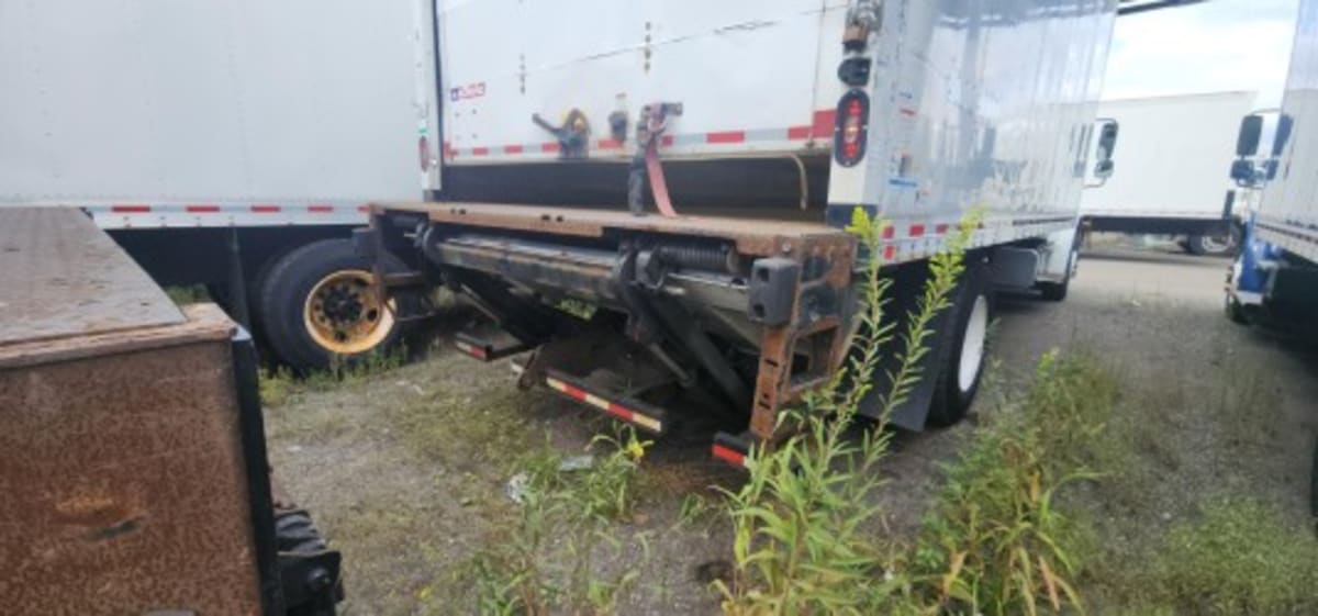 2018 Freightliner/Mercedes M2 106 683896