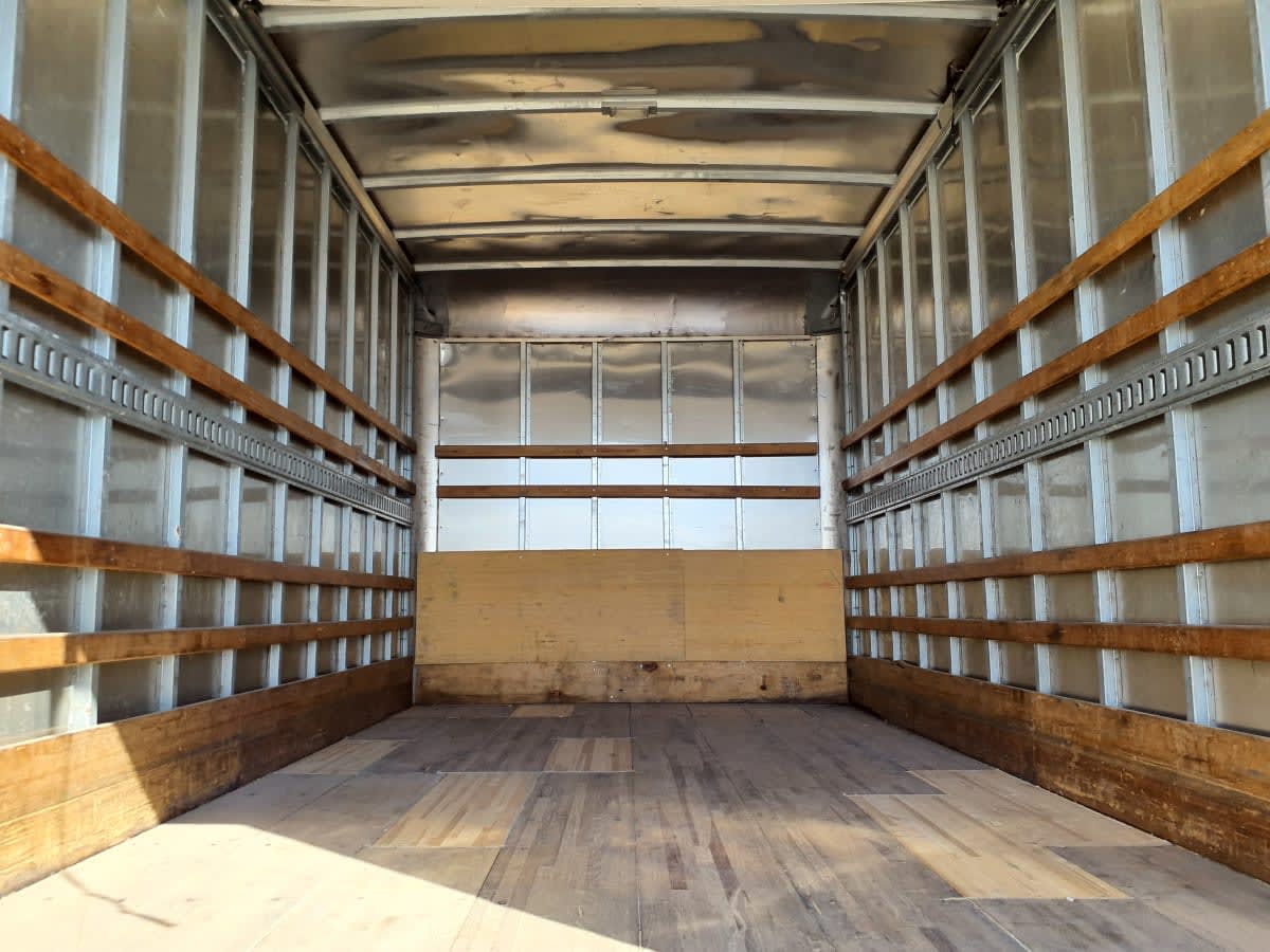 2017 Isuzu NPR HD 683940