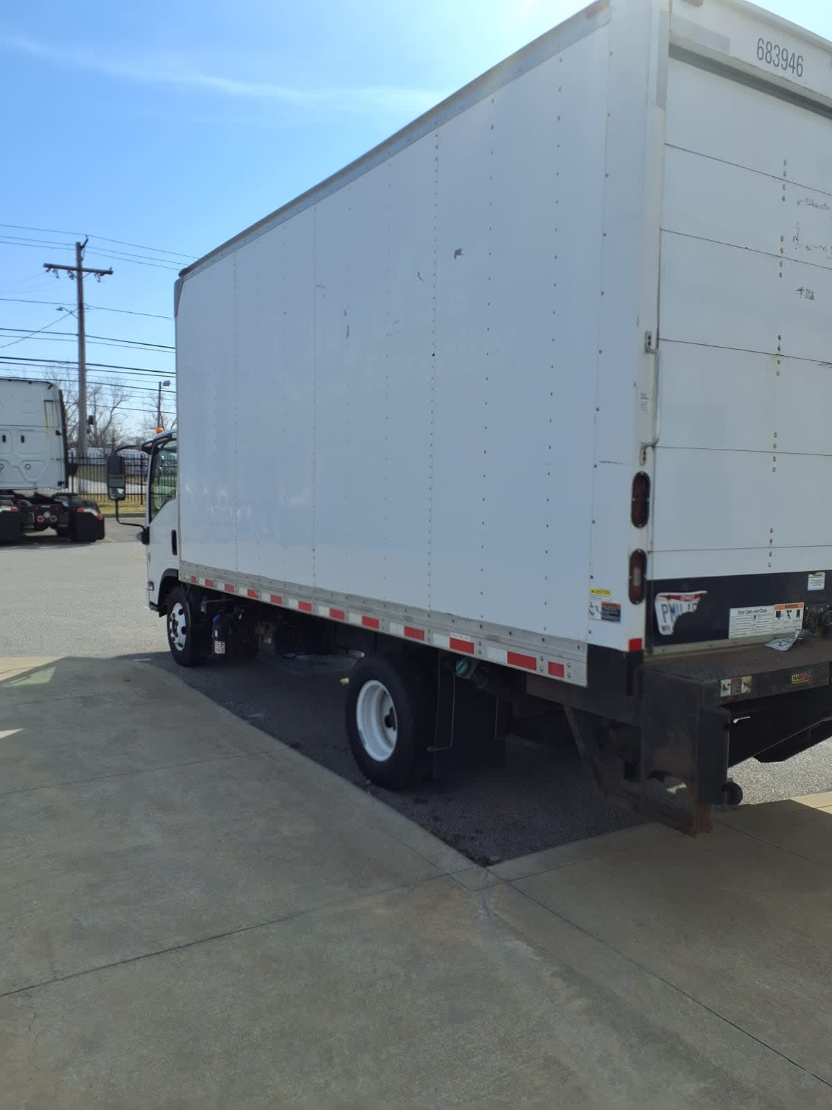 2017 Isuzu NPR HD 683946