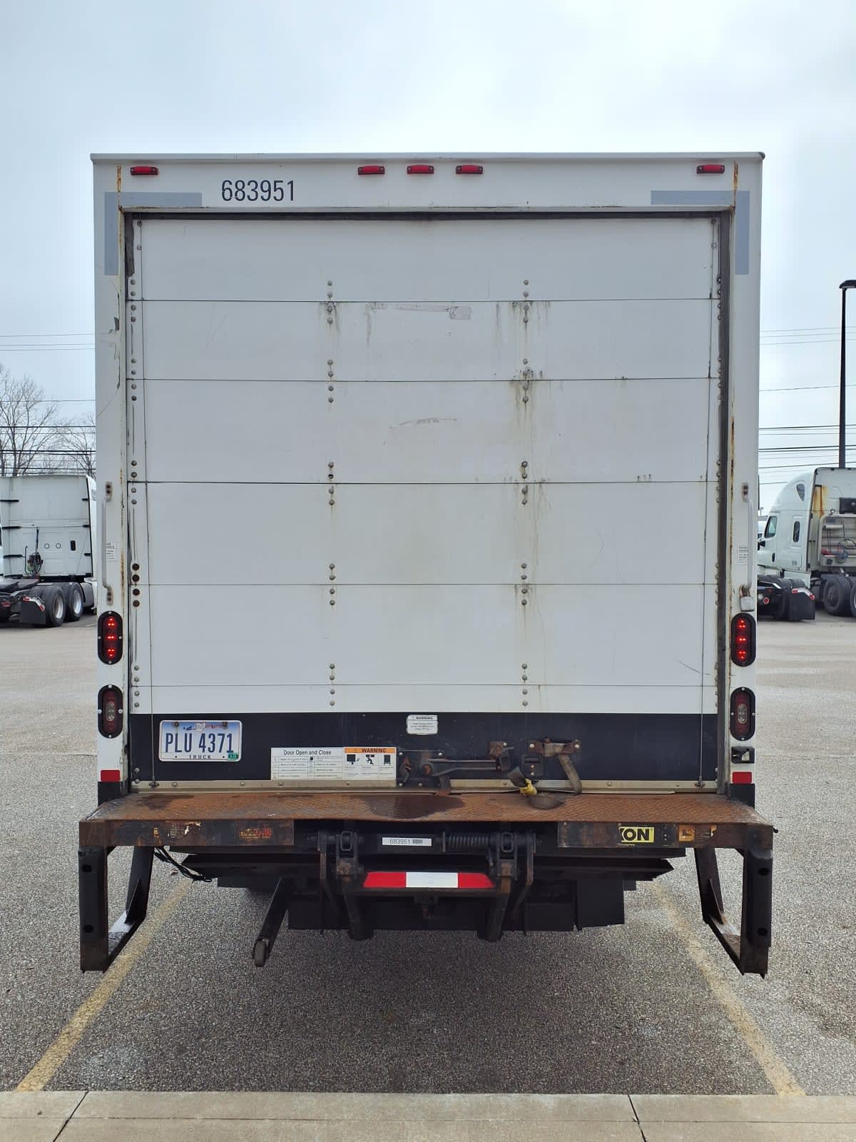 2017 Isuzu NPR HD 683951