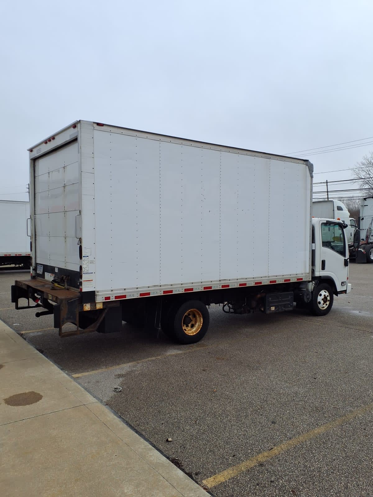 2017 Isuzu NPR HD 683951