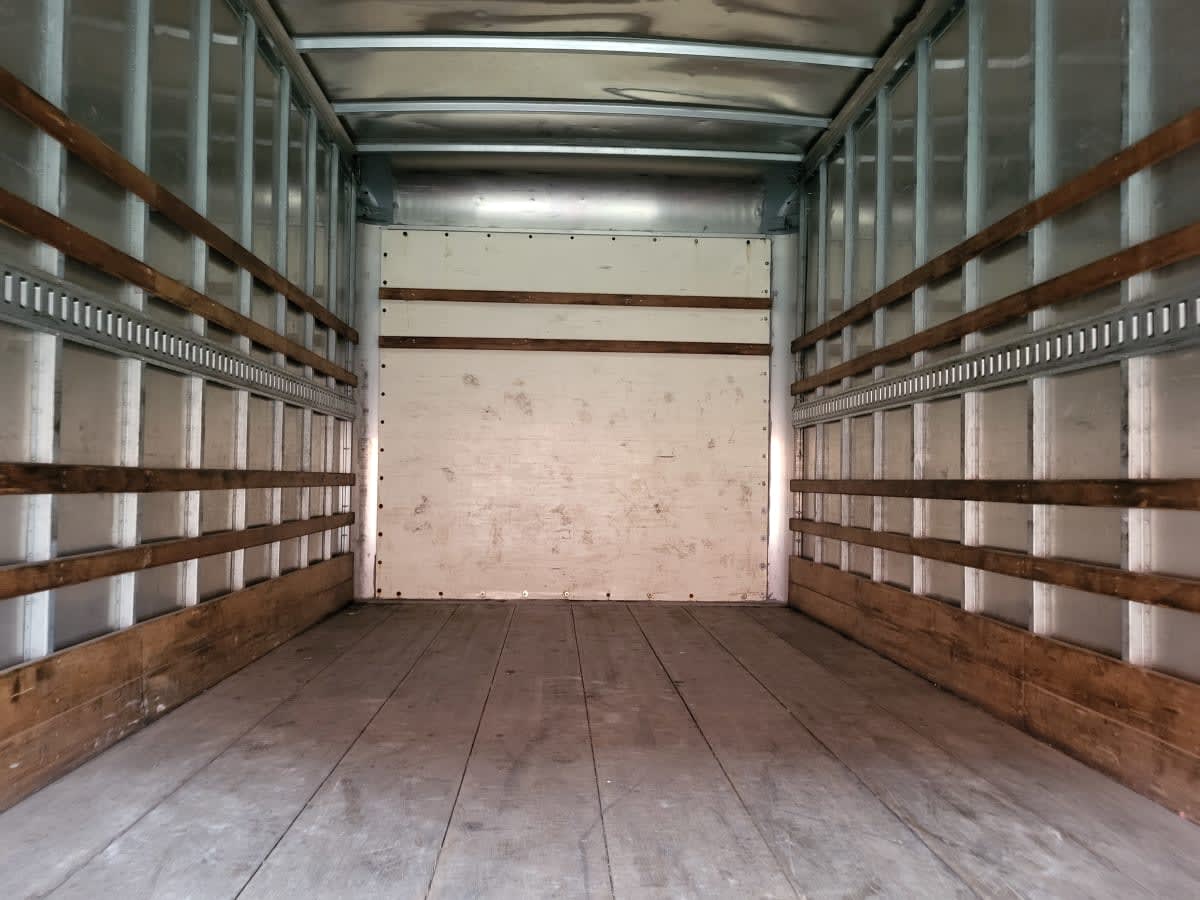 2017 Isuzu NPR HD 683956