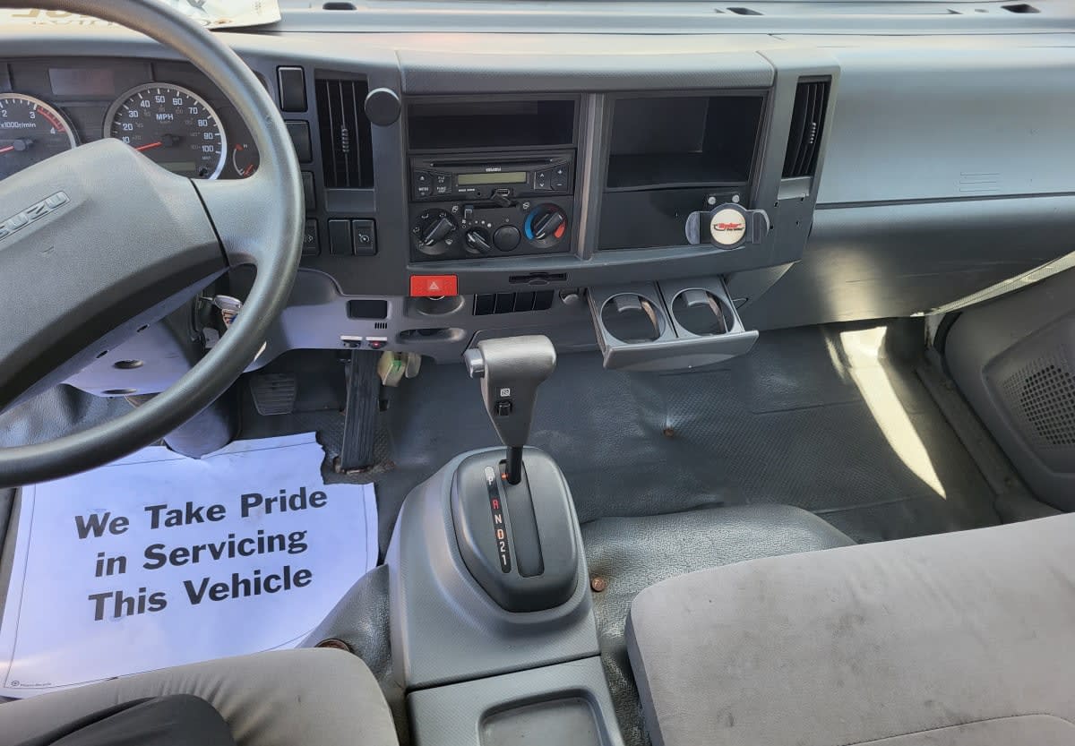 2017 Isuzu NPR HD 683965