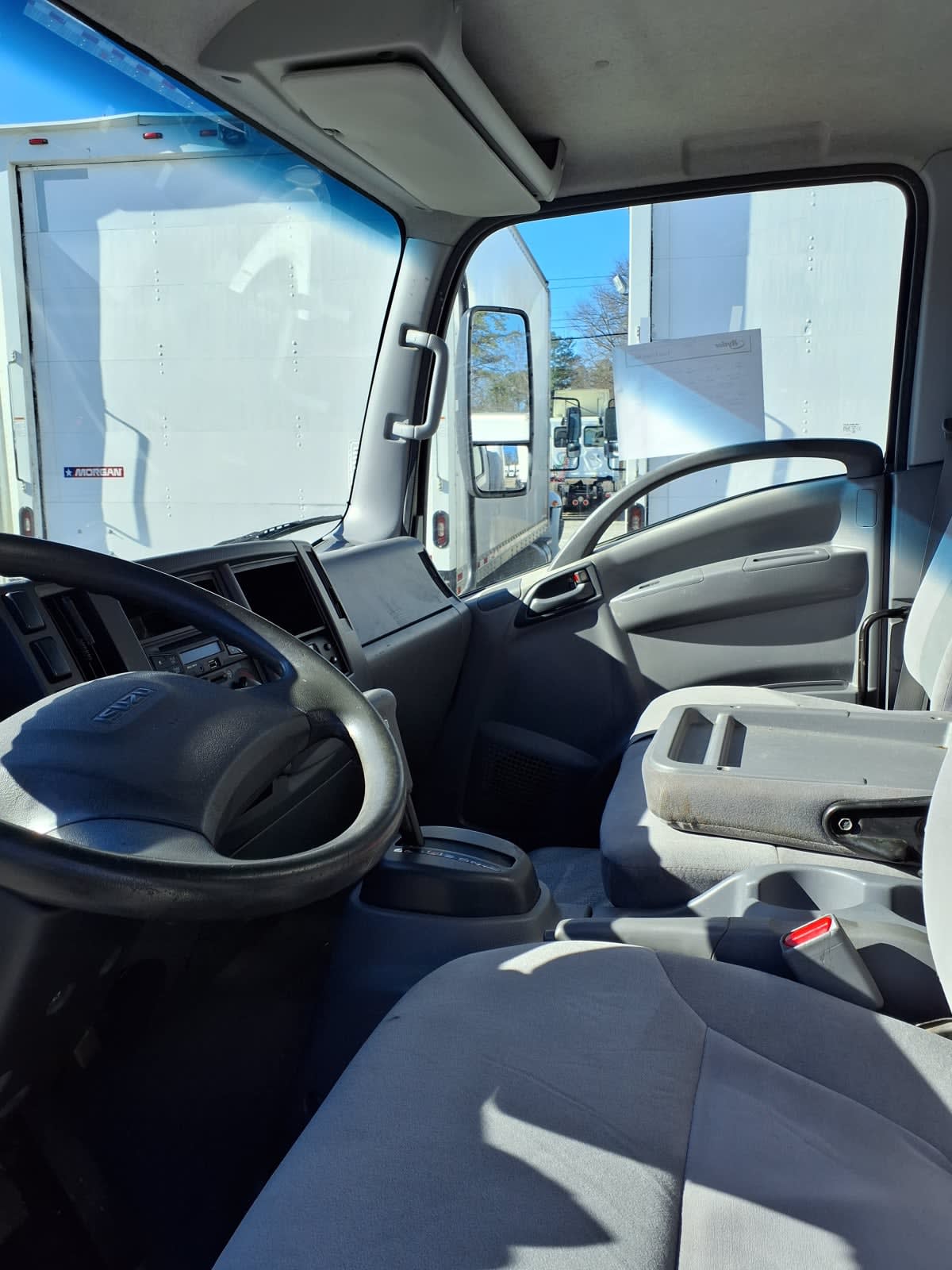 2017 Isuzu NPR 683986