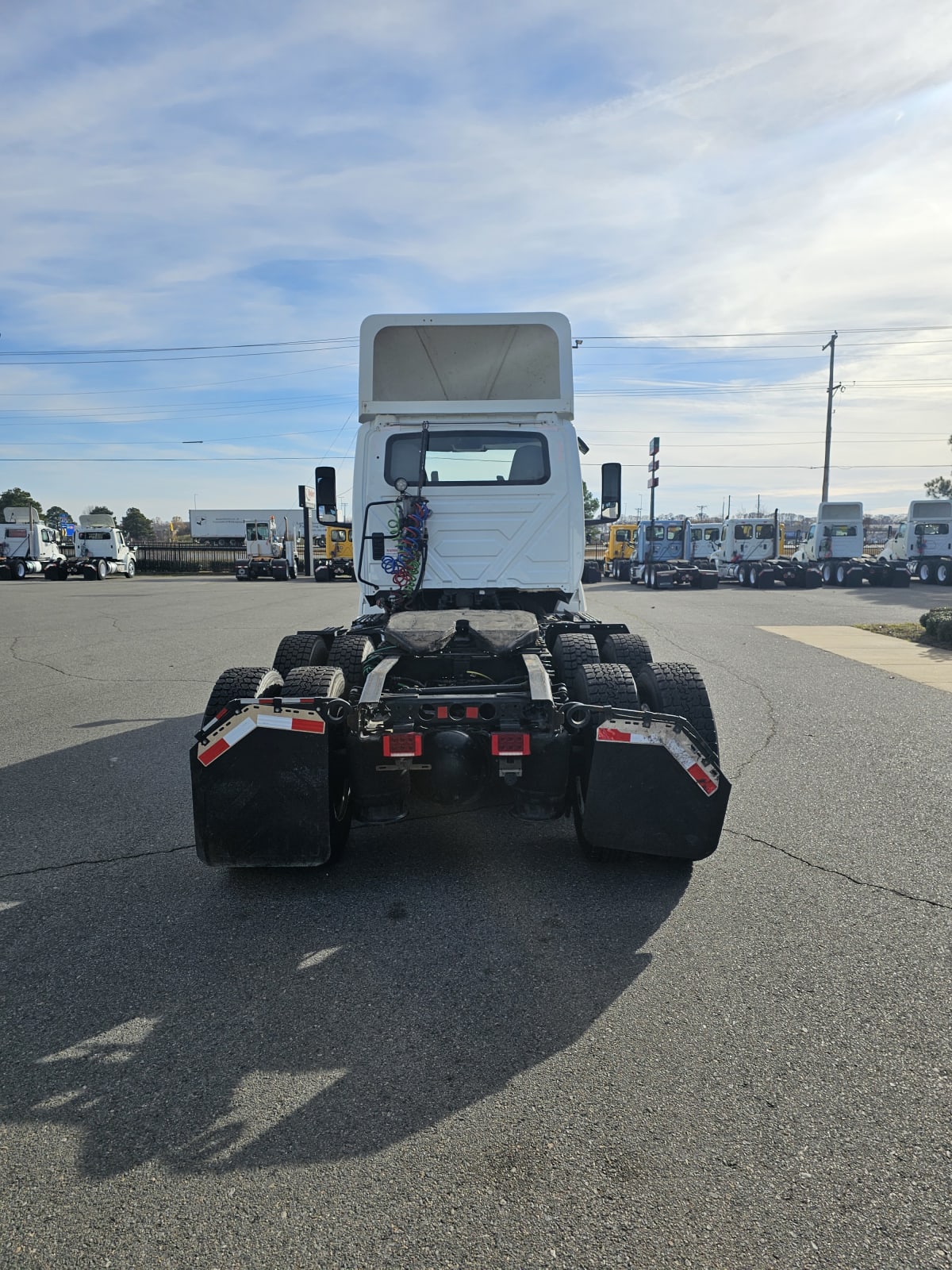 2018 Navistar International LT625 DAYCAB T/A 684161