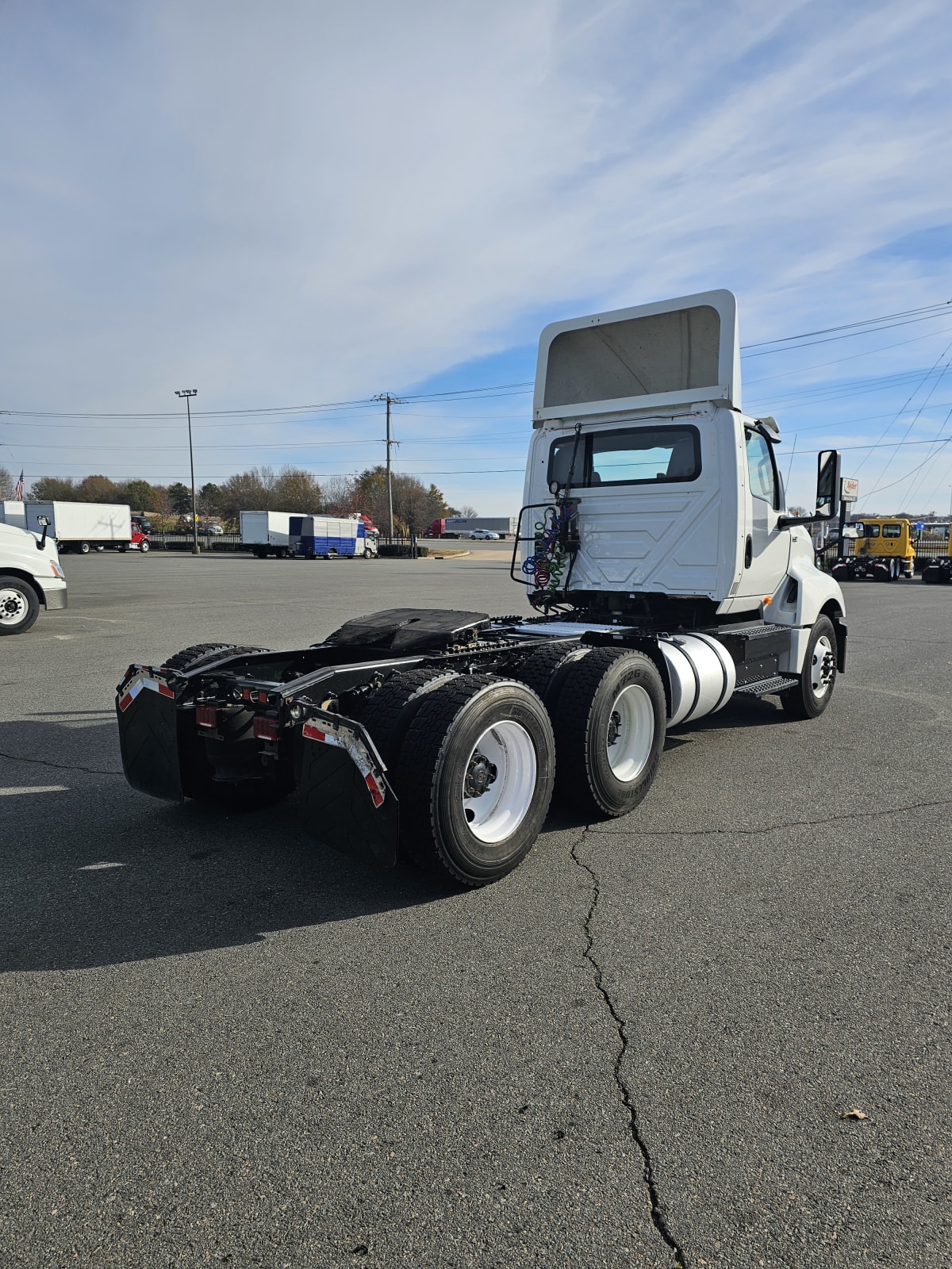 2018 Navistar International LT625 DAYCAB T/A 684161