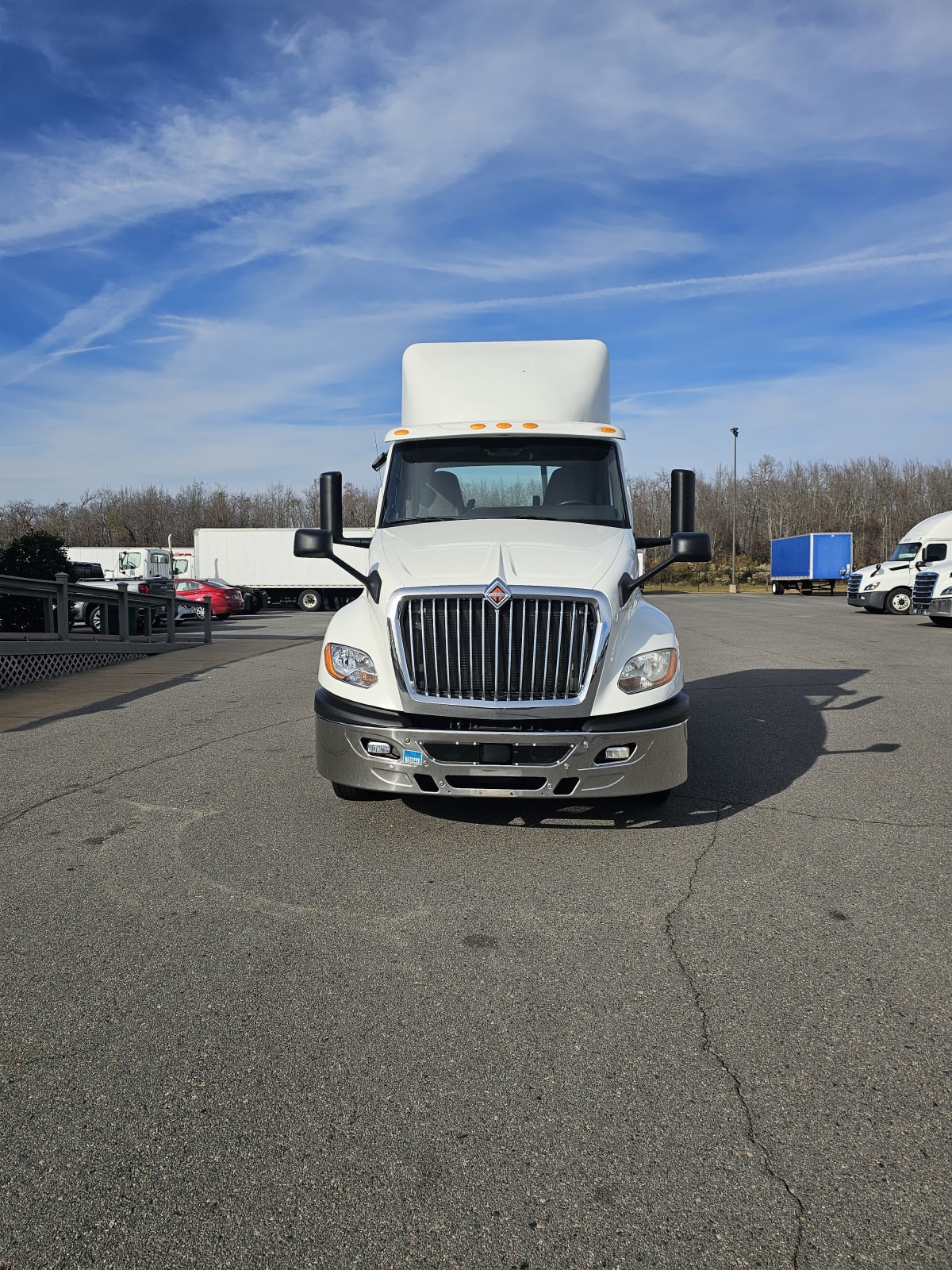 2018 Navistar International LT625 DAYCAB T/A 684161