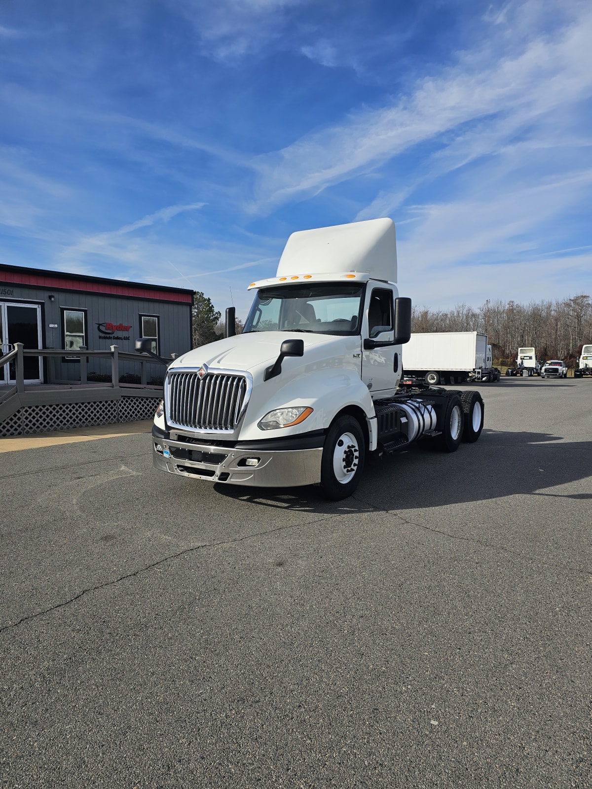 2018 Navistar International LT625 DAYCAB T/A 684161