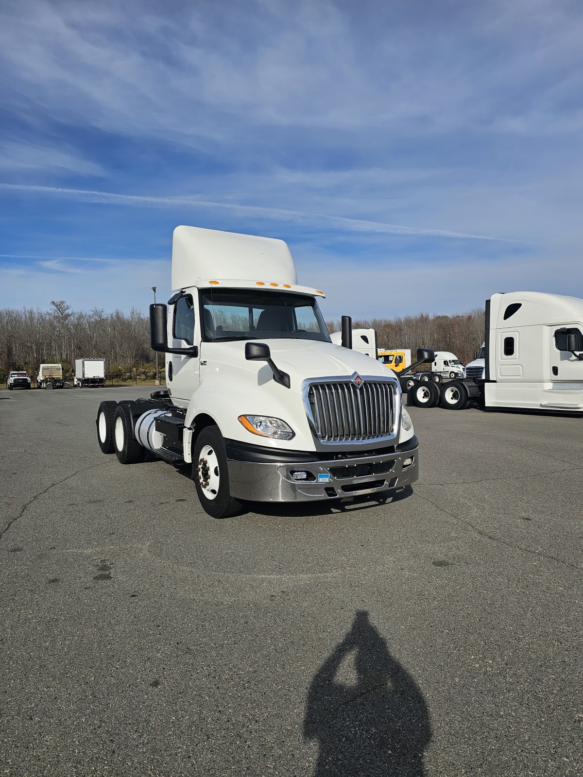 2018 Navistar International LT625 DAYCAB T/A 684161