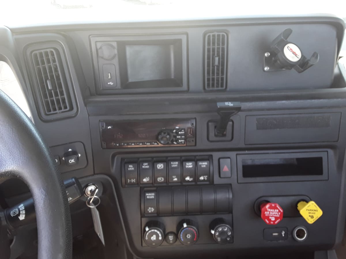 2018 Navistar International LT625 DAYCAB T/A 684164