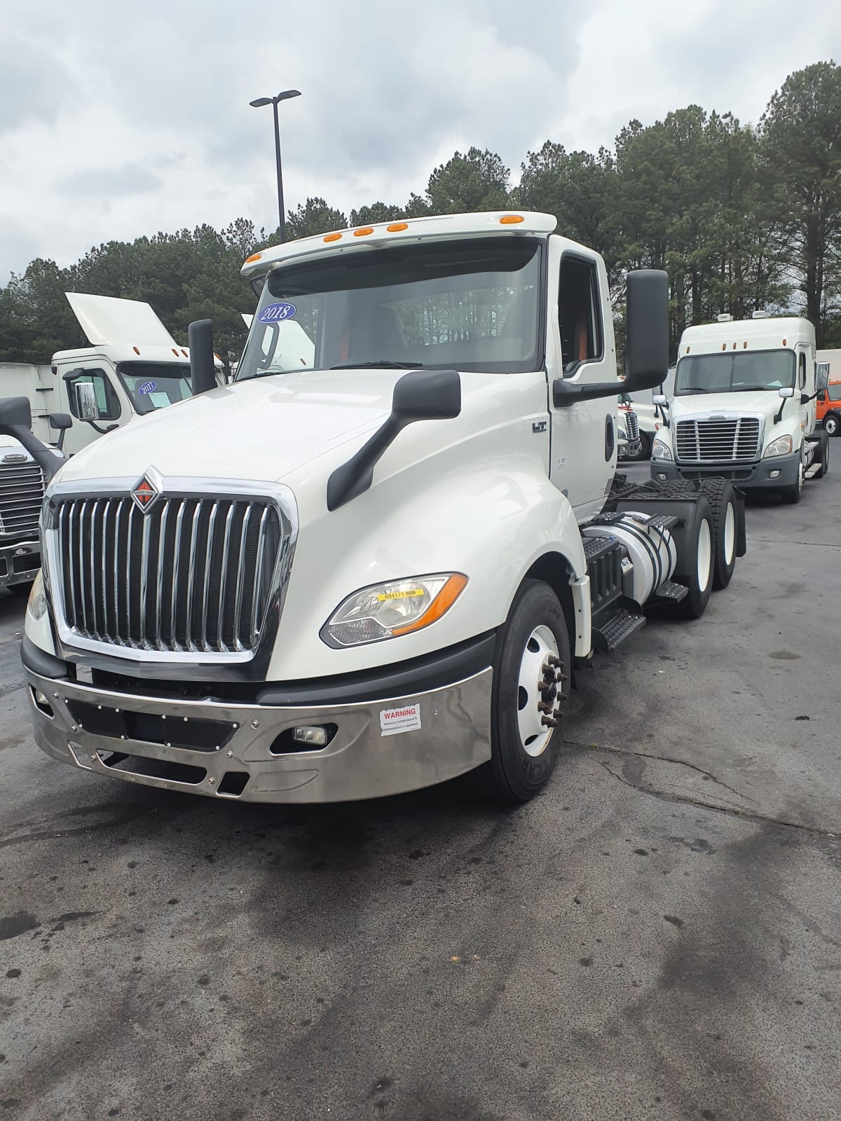 2018 Navistar International LT625 DAYCAB T/A 684171