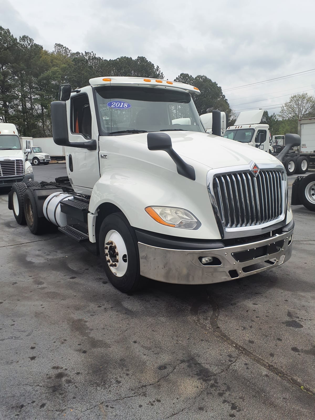 2018 Navistar International LT625 DAYCAB T/A 684171