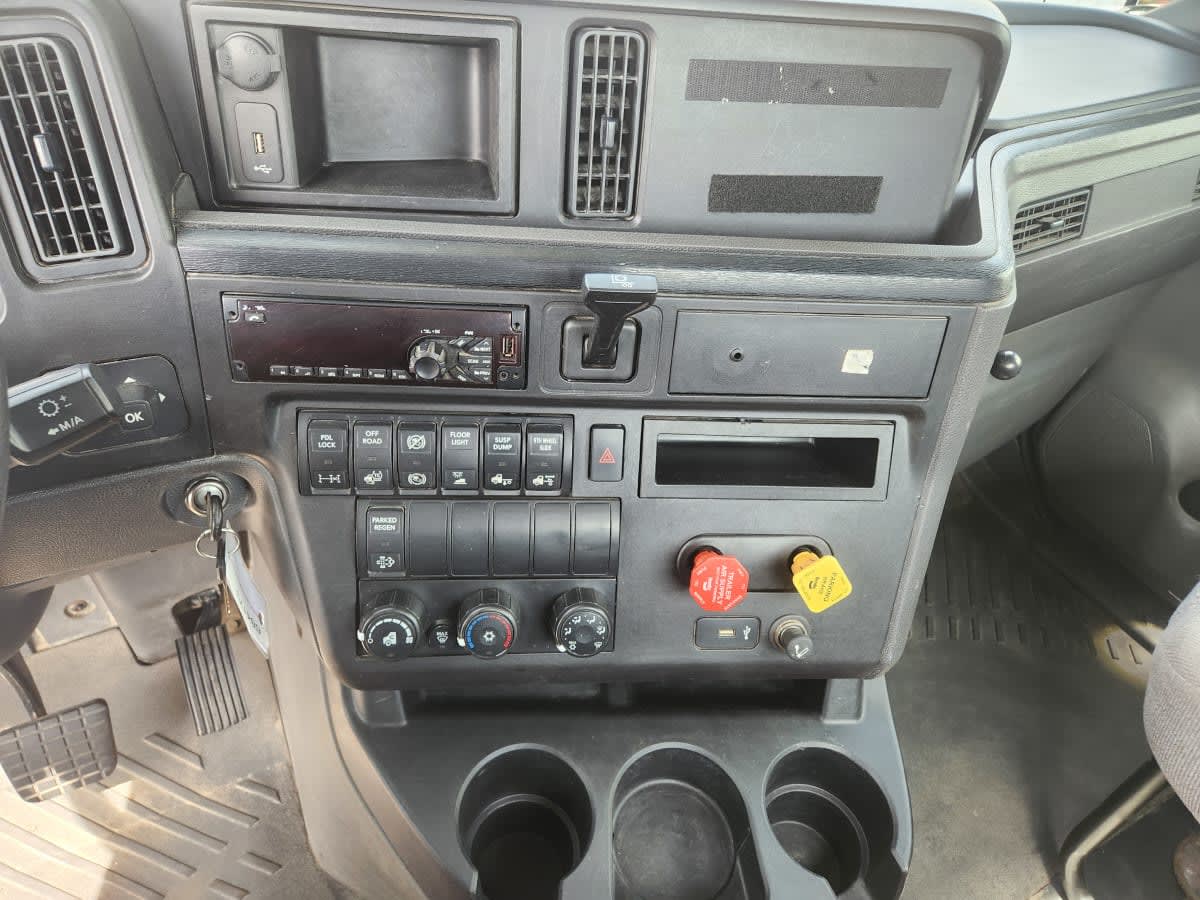 2018 Navistar International LT625 DAYCAB T/A 684173