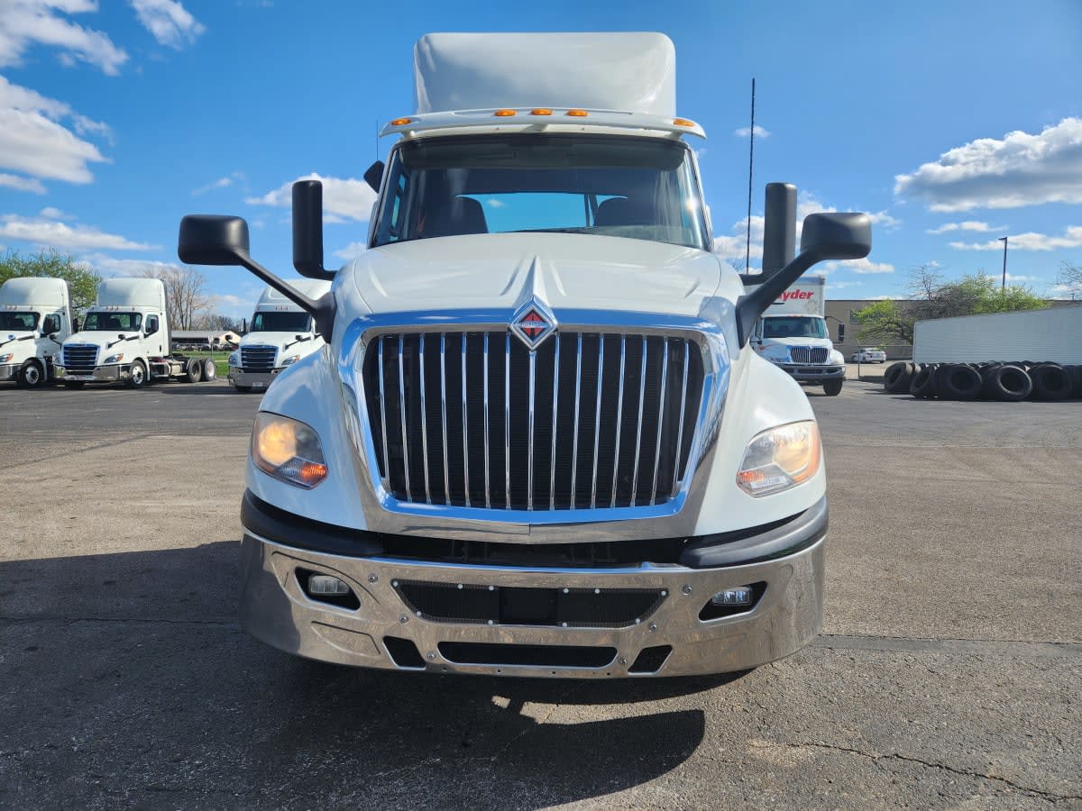2018 Navistar International LT625 DAYCAB T/A 684173