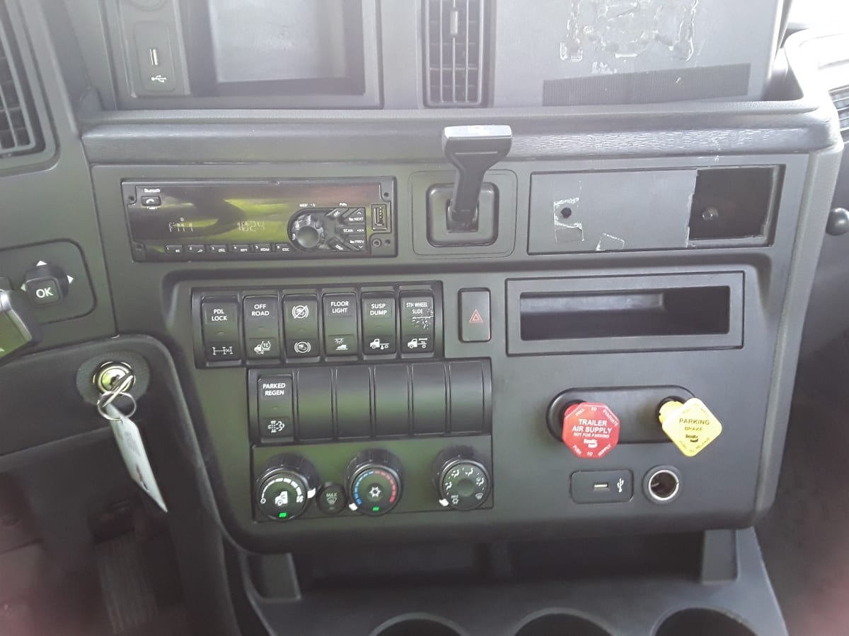 2018 Navistar International LT625 DAYCAB T/A 684179