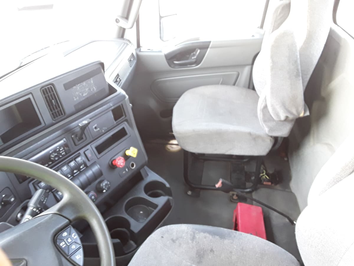 2018 Navistar International LT625 DAYCAB T/A 684179