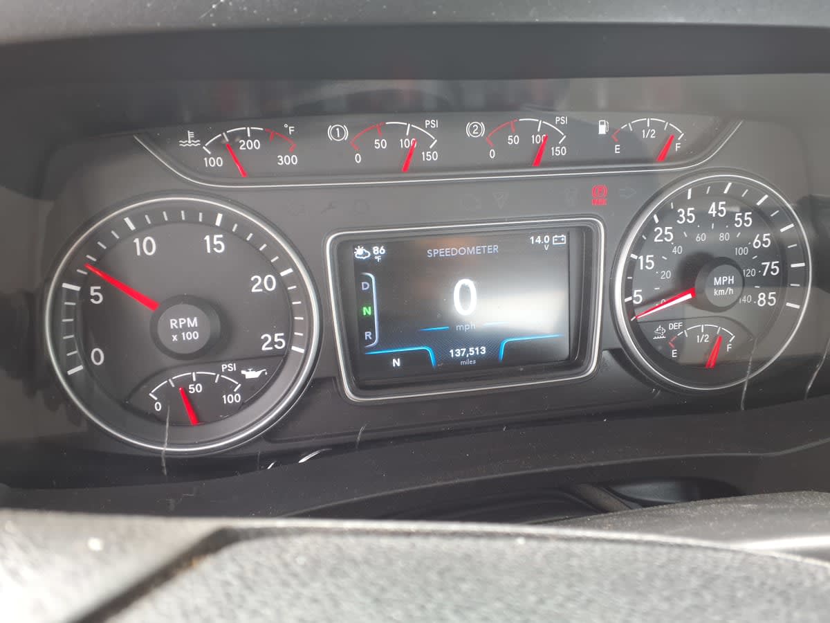 2018 International - image 9