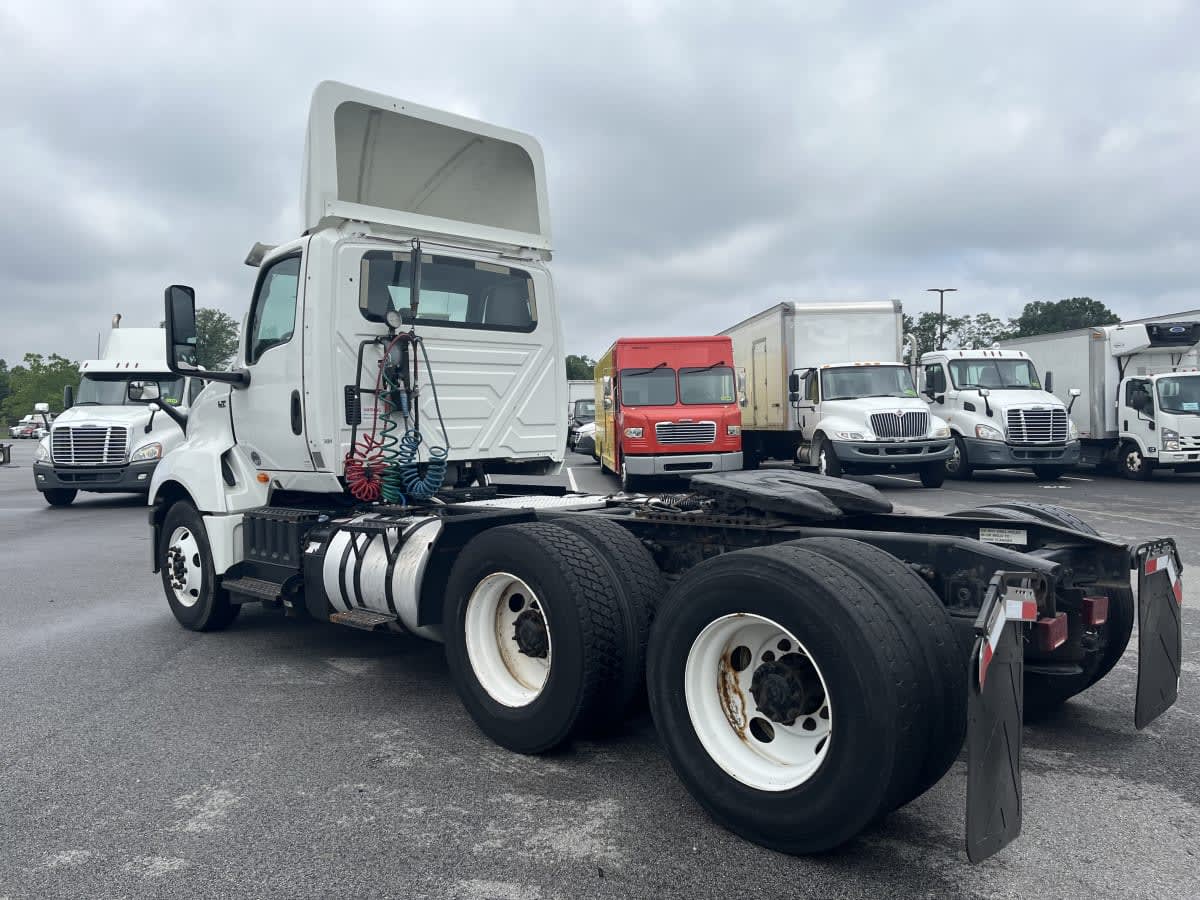 2018 International - image 6