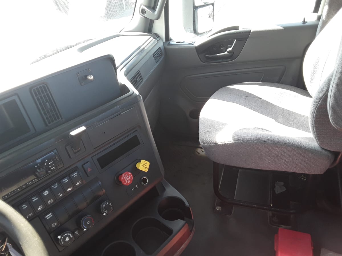 2018 Navistar International LT625 DAYCAB T/A 684188