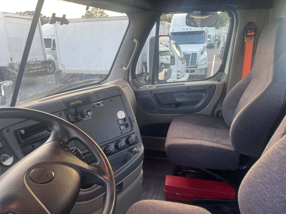 2018 Freightliner/Mercedes CASCADIA 125 684210