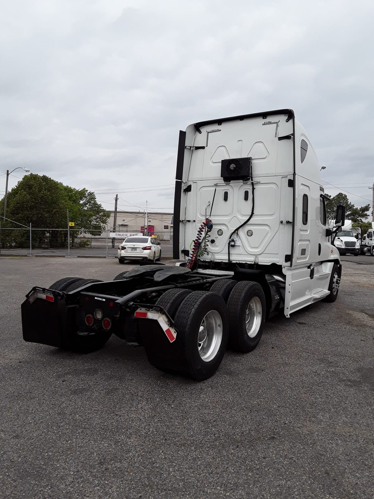 2018 Freightliner/Mercedes CASCADIA 125 684253