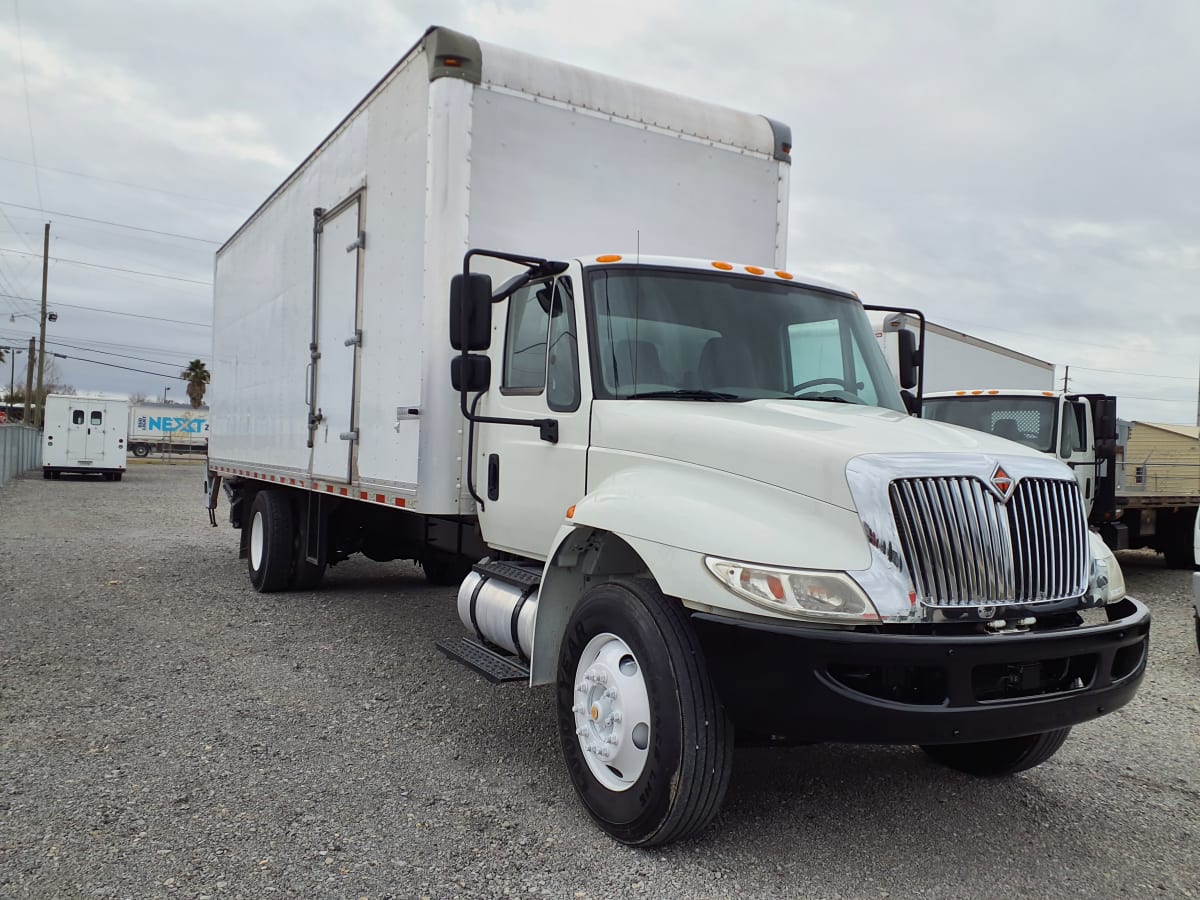 2018 Navistar International 4300 684358