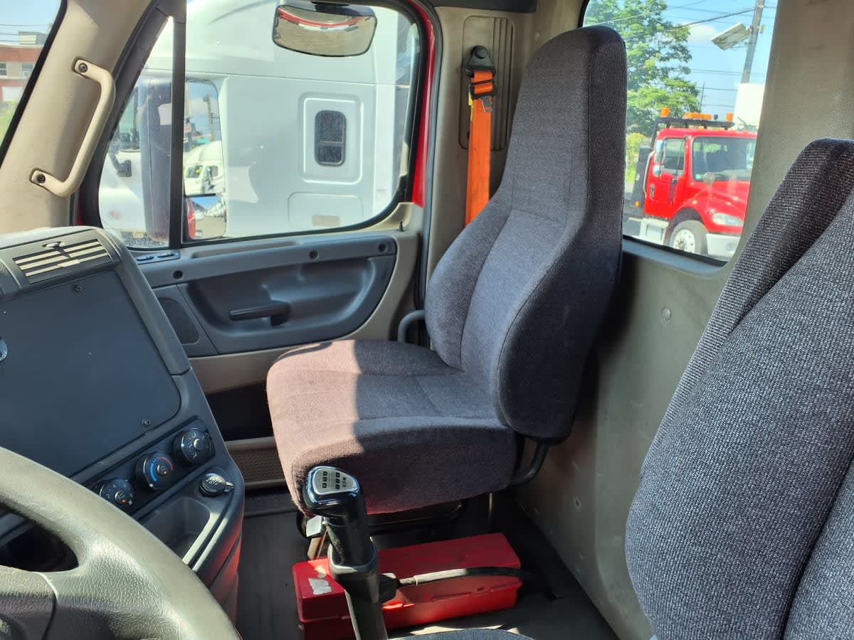2018 Freightliner - image 15
