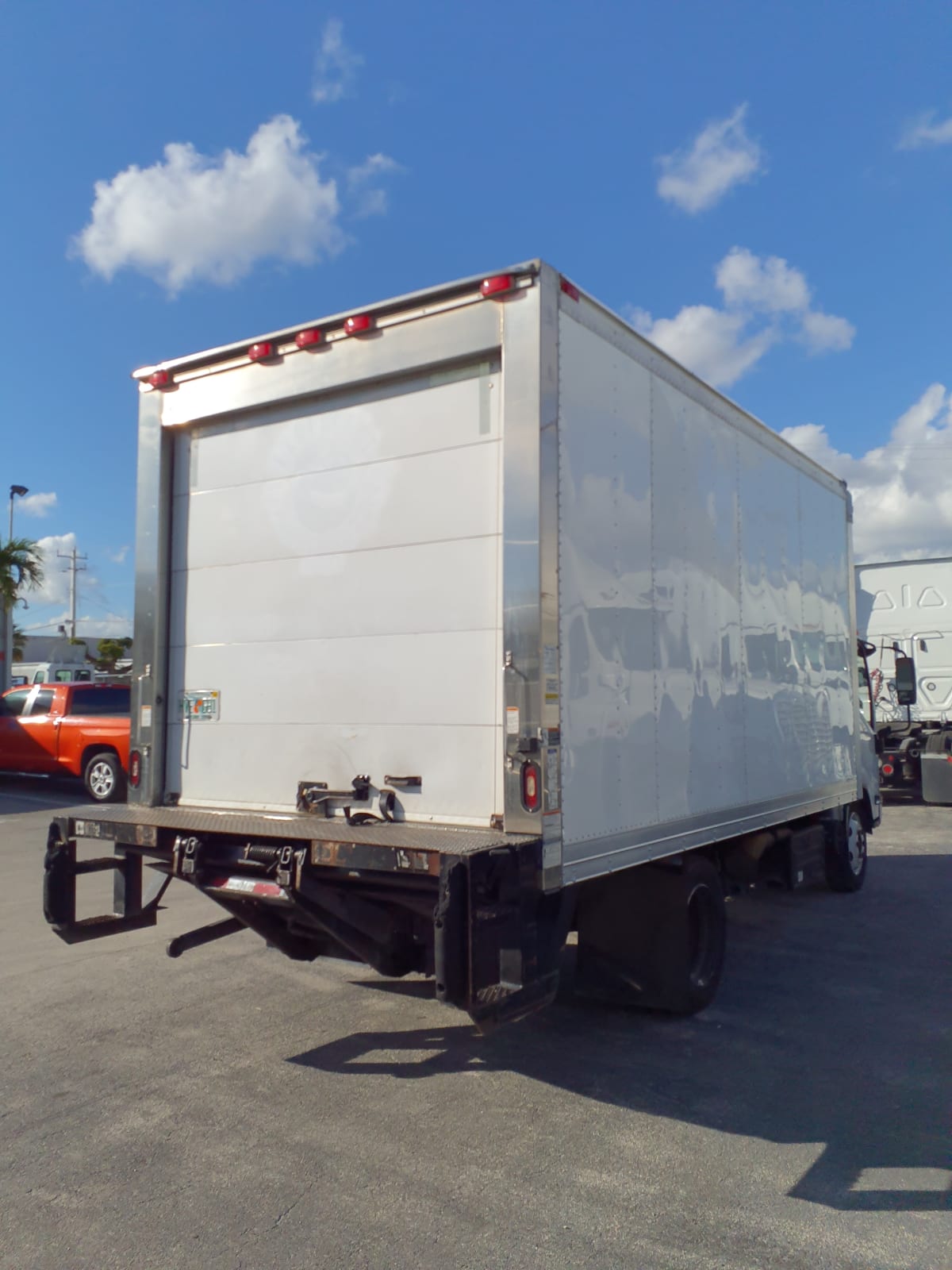 2017 Isuzu NQR 684498